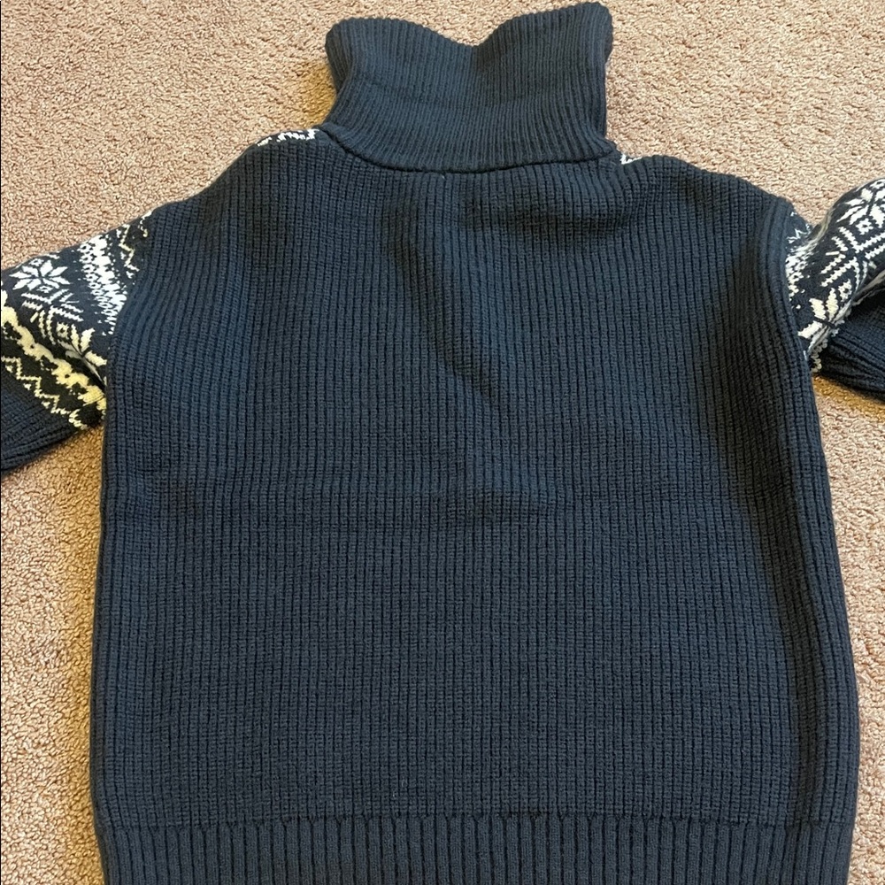 Black and White Patterned Sweater - Picture 6 of 6